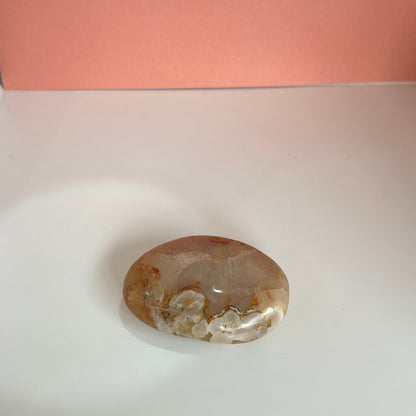 Flower agate palm stone