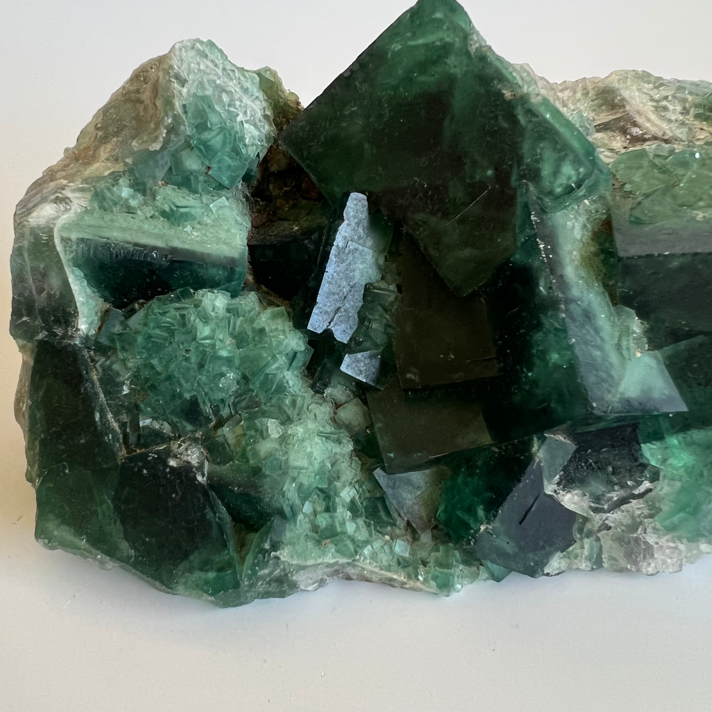 Green Fluorite cluster •Focus •Creativity •Balance •Growth •Healing